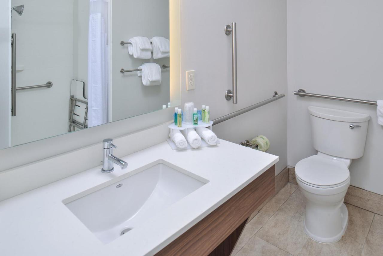 Holiday Inn Express & Suites - Brighton South - Us 23 By Ihg Exteriör bild