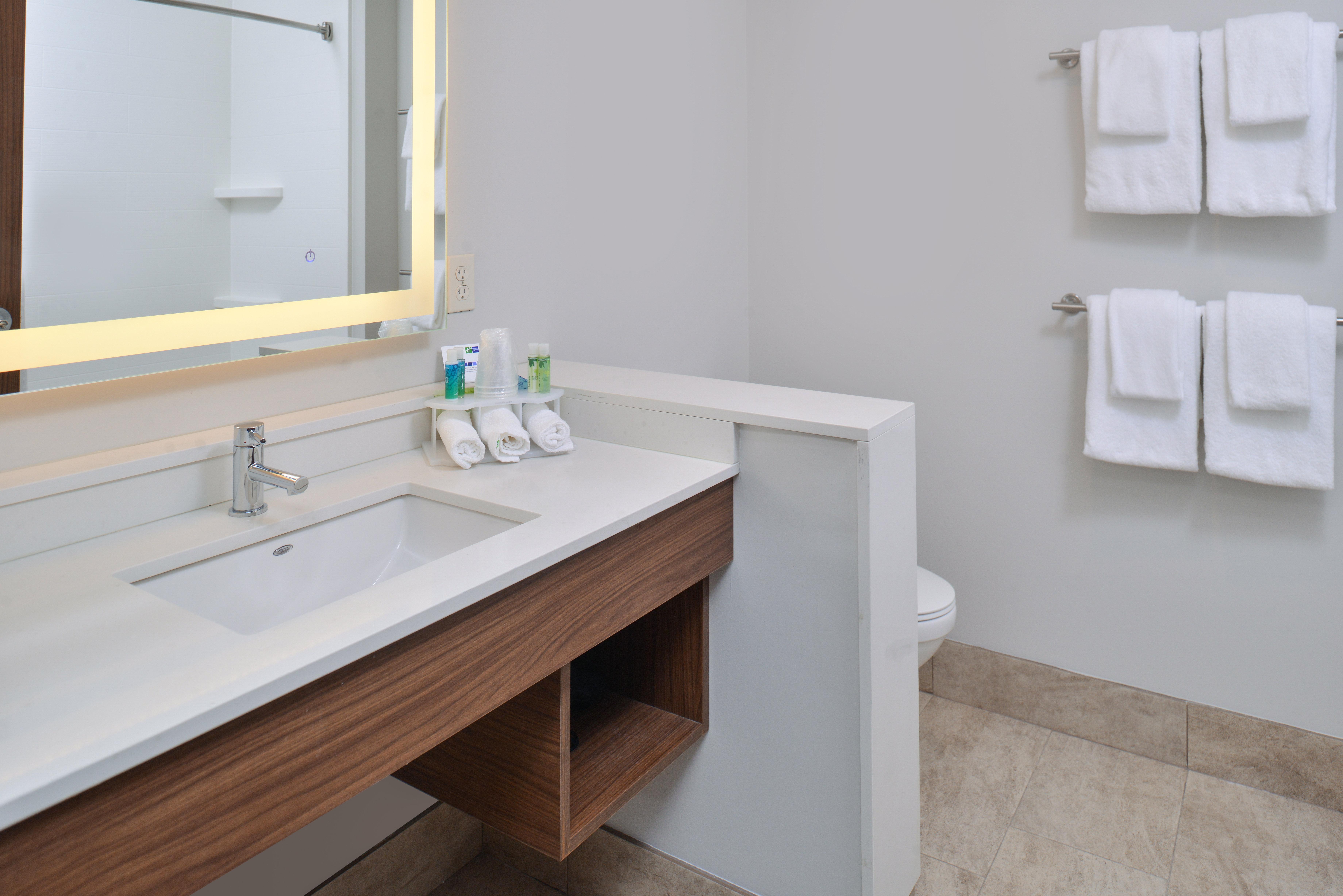 Holiday Inn Express & Suites - Brighton South - Us 23 By Ihg Exteriör bild