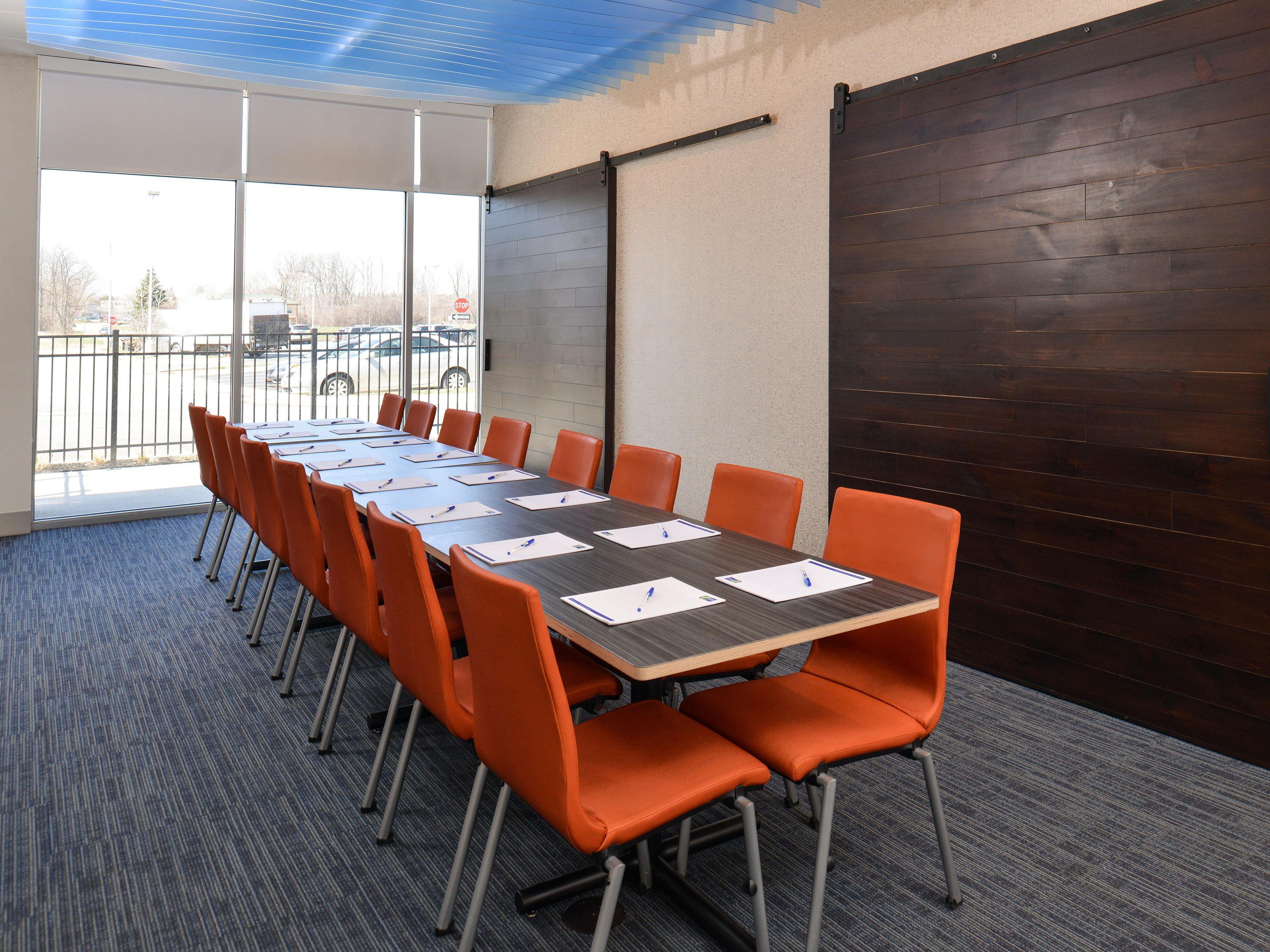 Holiday Inn Express & Suites - Brighton South - Us 23 By Ihg Exteriör bild